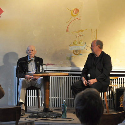 Professor Deiters und Stefan Körbel sowie Gäste im Café Sibylle|Foto: (Buonarroti-Archiv/FG)
